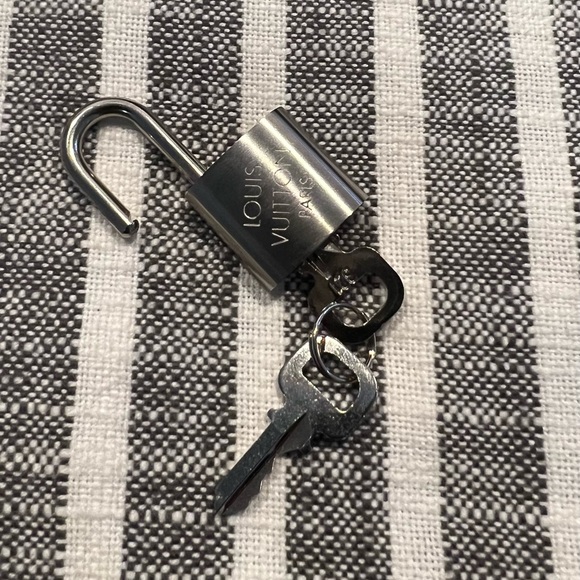 SOLD!!! Louis Vuitton Silver Lock and Keys - Picture 3 of 6